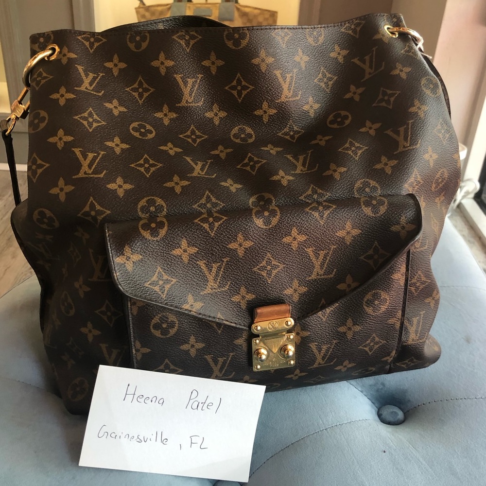 Louis Vuitton Métis Hobo